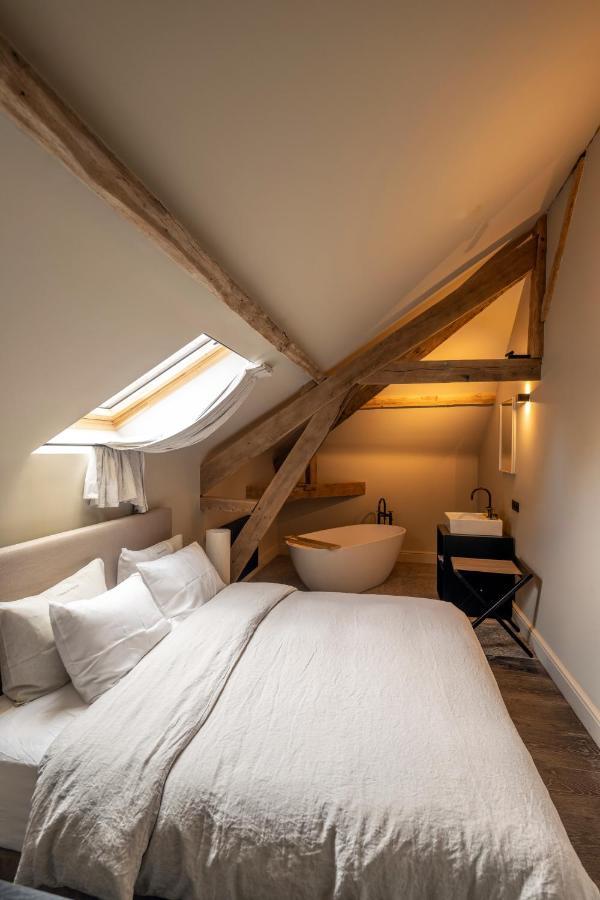 Le Chateau De Mirwart 外观 照片